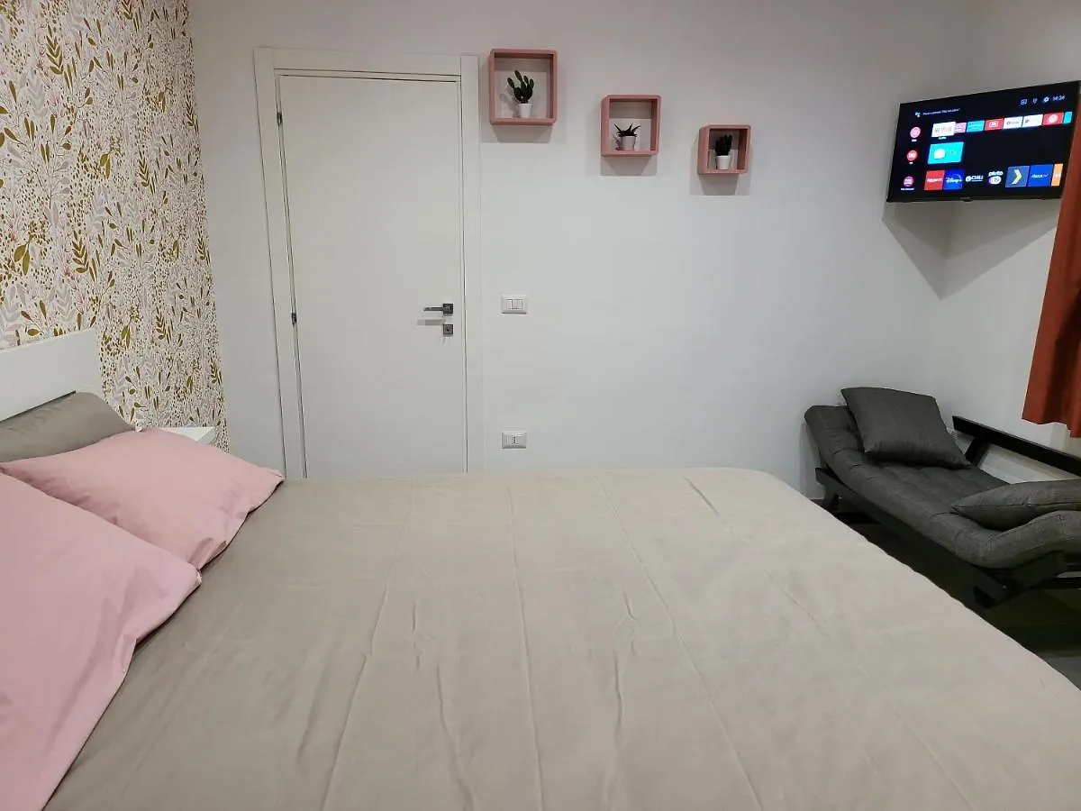 ナポリCasa Moniアパートメント 0*, ナポリ